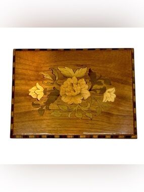 Vintage Notturno Intarsio Italy Inlaid Floral Wood Music Box Plays Isle of Capri